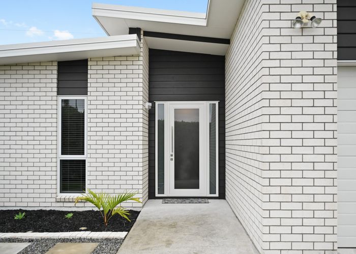  at 18 Briar Rose Court, Huntington, Hamilton