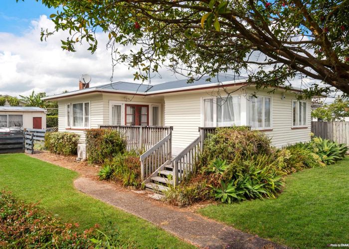  at 10 Barbary Avenue, Kelston, Waitakere City, Auckland
