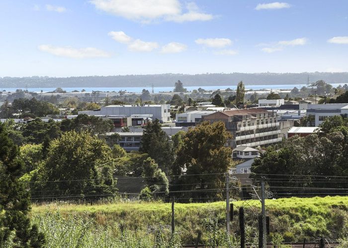  at 2/59 West Coast Road, Glen Eden, Waitakere City, Auckland