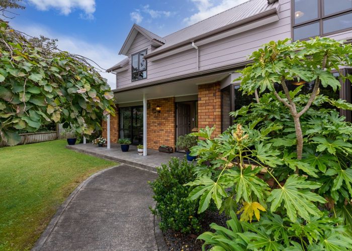  at 2 Drayton Place, Leamington, Cambridge