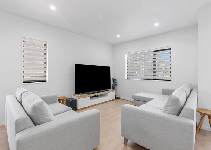  at 14 Eileen Newey Place, Henderson, Waitakere City, Auckland