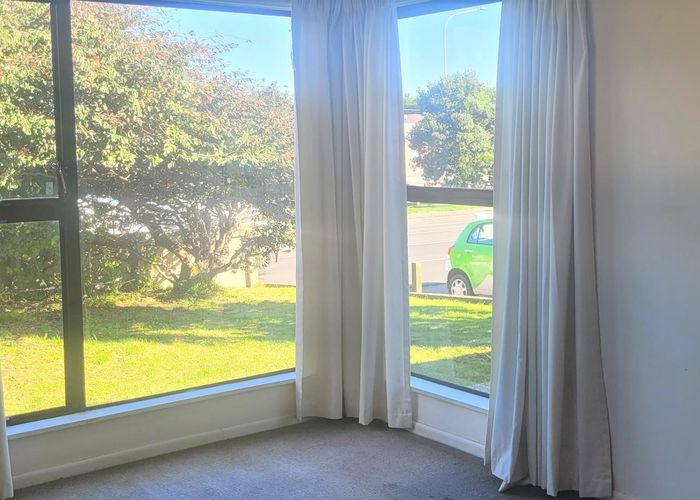  at 94 Mana Esplanade, Paremata, Porirua