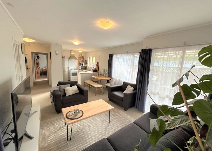  at 1/236 Te Atatu Road, Te Atatu South, Auckland