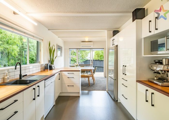  at 6 Nikau Road, Point Howard, Lower Hutt