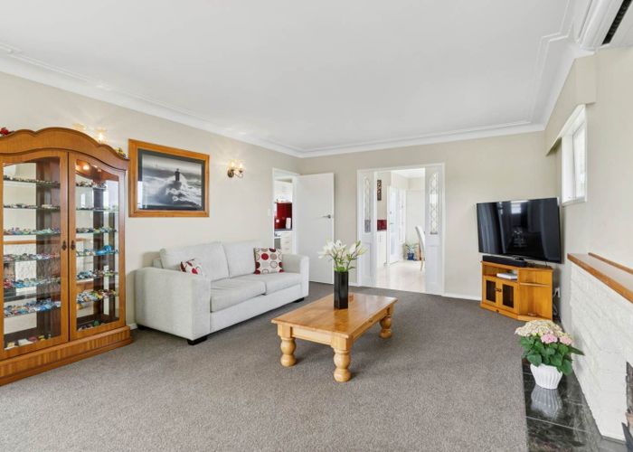  at 95 Hillcrest Avenue, Hillcrest, Auckland