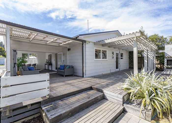  at 16 Stalkers Road, Woodend Beach, Woodend