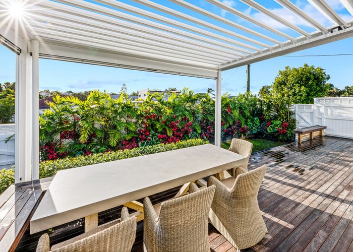  at 1/20 Corrella Road, Belmont, North Shore City, Auckland