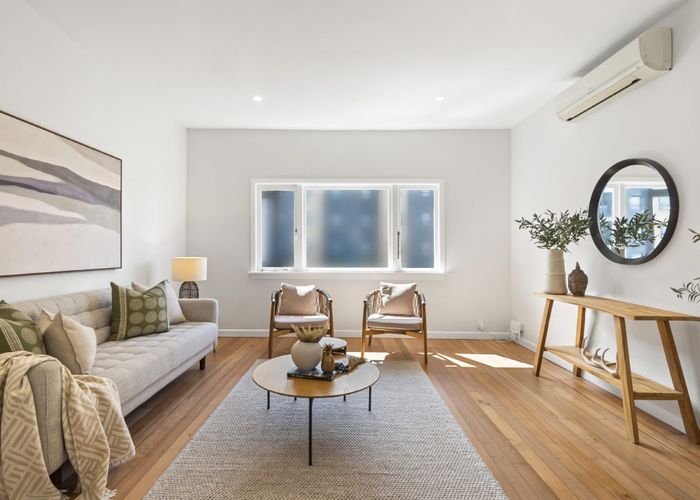  at 2/180 Lake Road, Northcote, North Shore City, Auckland