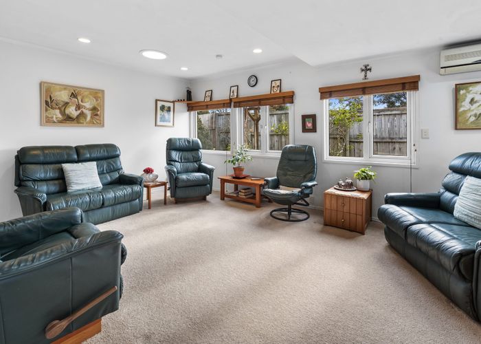  at 1/31 Deep Creek Road, Waiake, Auckland