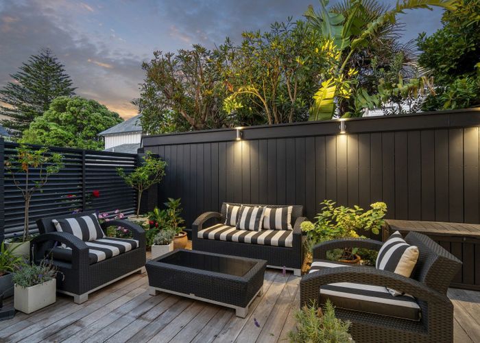  at 102A Esplanade, Sumner, Christchurch City, Canterbury