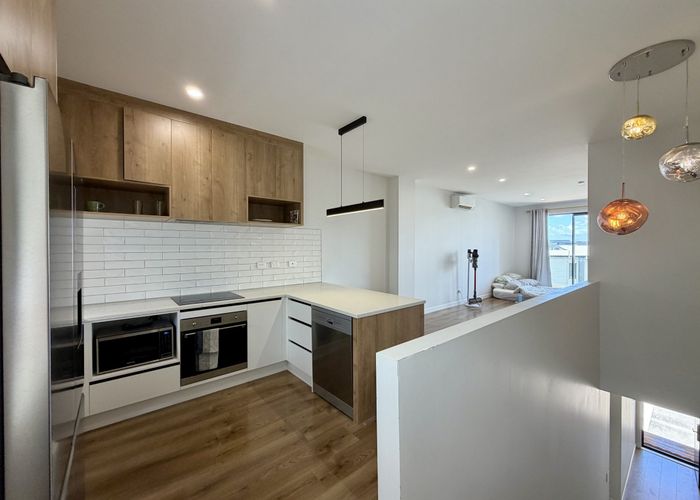  at 5 Arura Place, Massey, Waitakere City, Auckland