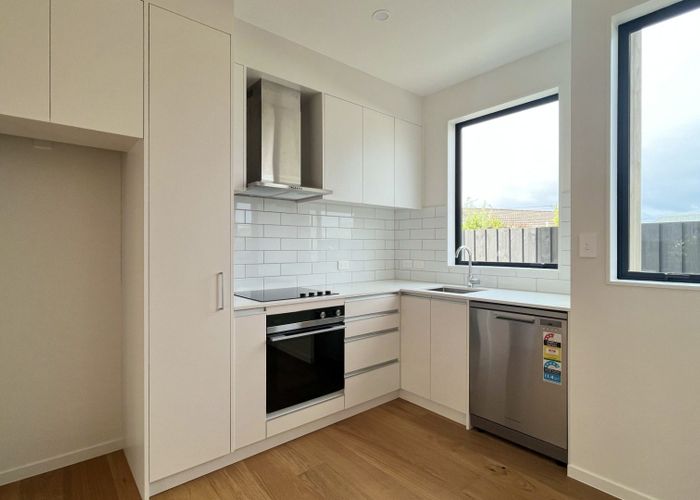  at 22/82 East Coast Road, Milford, North Shore City, Auckland