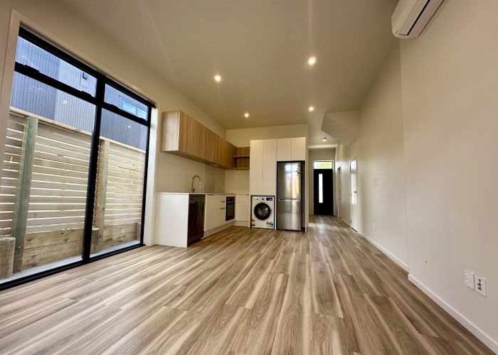  at 4A / 13 The Strand, Wainuiomata, Lower Hutt, Wellington