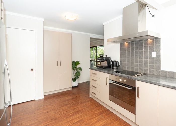  at 6 Deborah Place, Dinsdale, Hamilton