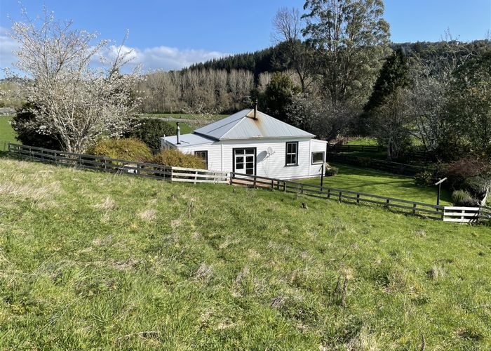  at 1760 Tarata Road, Inglewood
