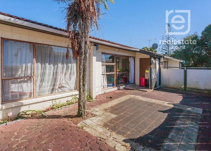  at 4/23 Aranui Road, Mount Wellington, Auckland