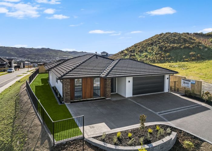  at 189 John Burke Drive, Aotea, Porirua