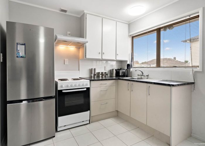  at 2/34 Latham Avenue, Pakuranga, Auckland