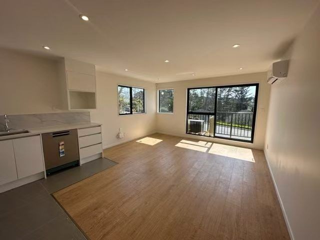  at 318 Wairau Park Road, Glenfield, North Shore City, Auckland