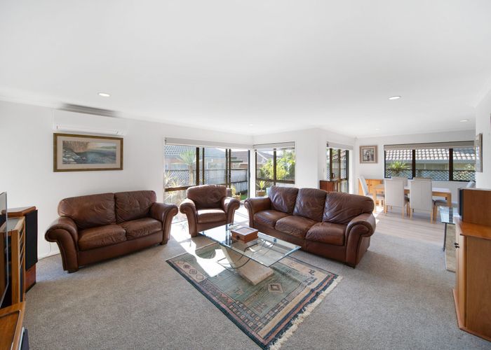  at 26 Carriage Close, Northpark, Auckland
