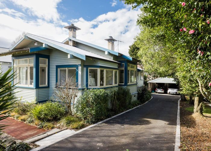  at 218 River Road, Claudelands, Hamilton