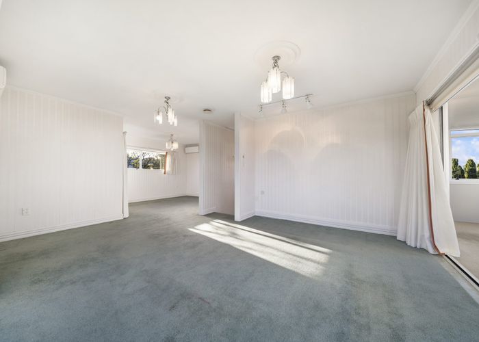  at 2/24 Cherub Place, West Harbour, Waitakere City, Auckland