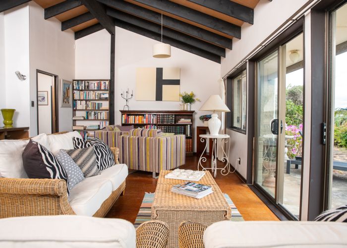  at 43 Field Way, Waikanae Beach, Waikanae