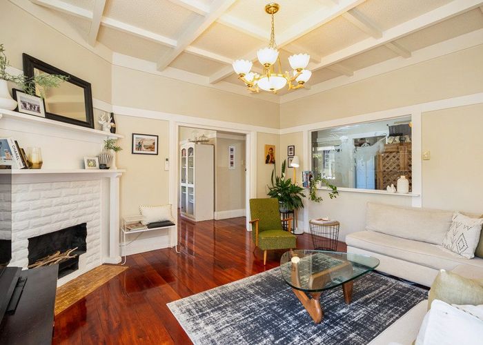  at 16 Carrie Street, Sandringham, Auckland City, Auckland