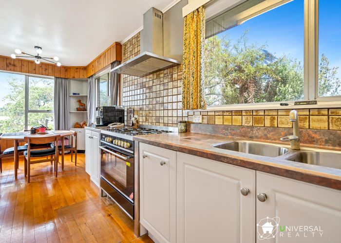  at 79 Lantana Road, Green Bay, Auckland