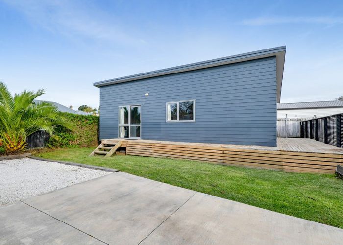  at 15B Queens Road, Glen Avon, New Plymouth