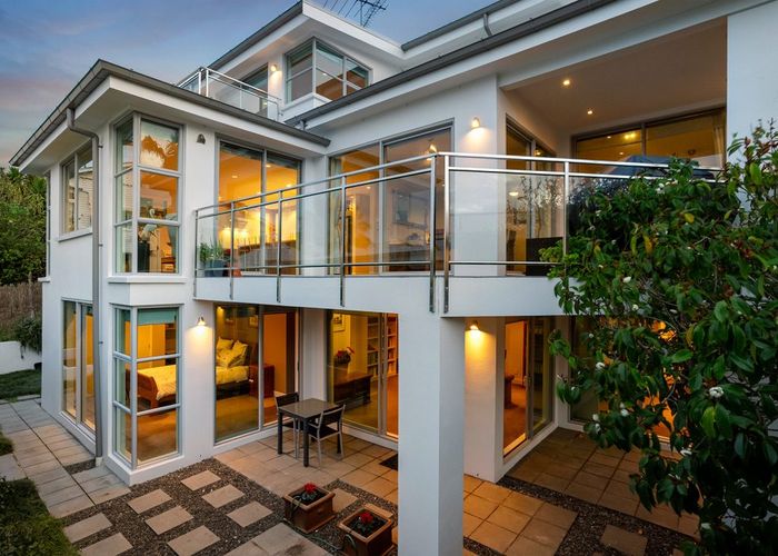  at 41 Prospect Terrace, Milford, North Shore City, Auckland