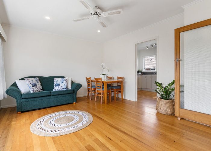  at 2/21 Evelyn Place, Hillcrest, North Shore City, Auckland