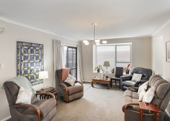  at 1/137 Grahams Road, Burnside, Christchurch