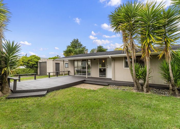  at 2 Holloway Place, Forest Lake, Hamilton