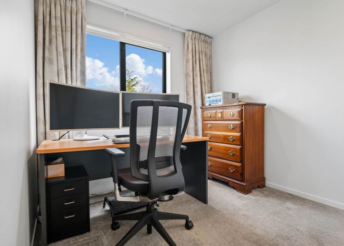  at 2/66 Bruce Road, Glenfield, North Shore City, Auckland