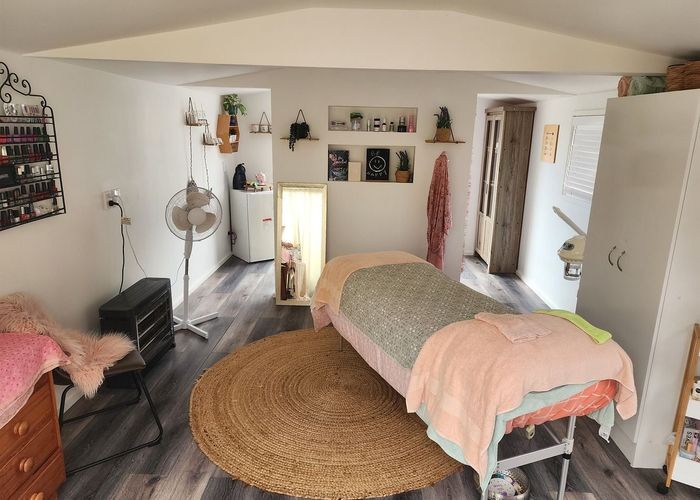  at 3 Gregg Place, Sunnyvale, Waitakere City, Auckland