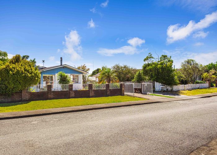  at 11 Newland Grove, Henderson, Auckland