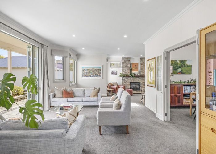  at 379 Fergusson Drive, Heretaunga, Upper Hutt