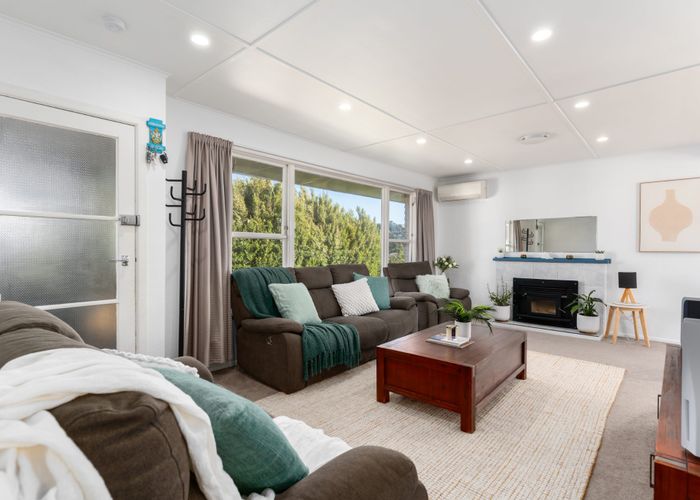  at 33 Lynda Avenue, Paparangi, Wellington, Wellington