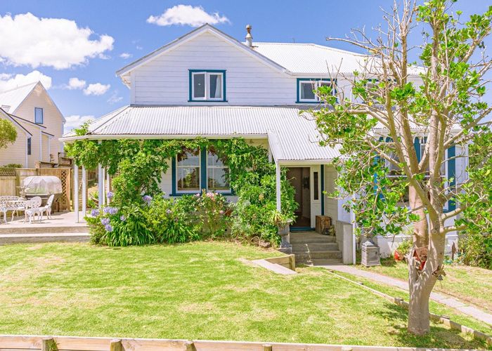  at 50 Shakespeare Road, Bastia Hill, Whanganui