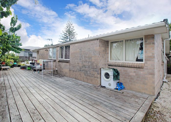  at B /4194 Great North Rd, Glendene, Waitakere City, Auckland
