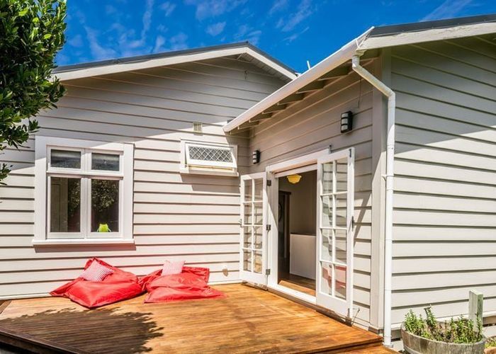  at 5 Burnham Street, Petone, Lower Hutt, Wellington