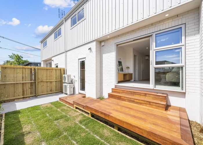  at 3/16 Bass Street, Woolston, Christchurch City, Canterbury