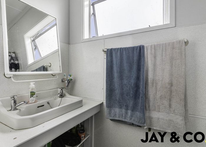  at 83 Bays Road, Papakura