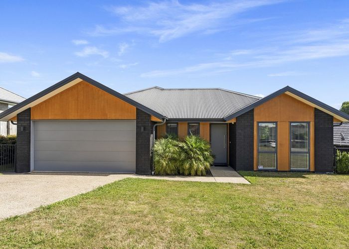  at 42 Puhirake Crescent, Pyes Pa, Tauranga