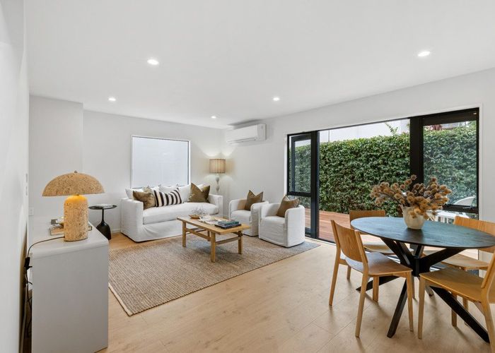  at 2/8 Mayfair Street, Riccarton, Christchurch City, Canterbury