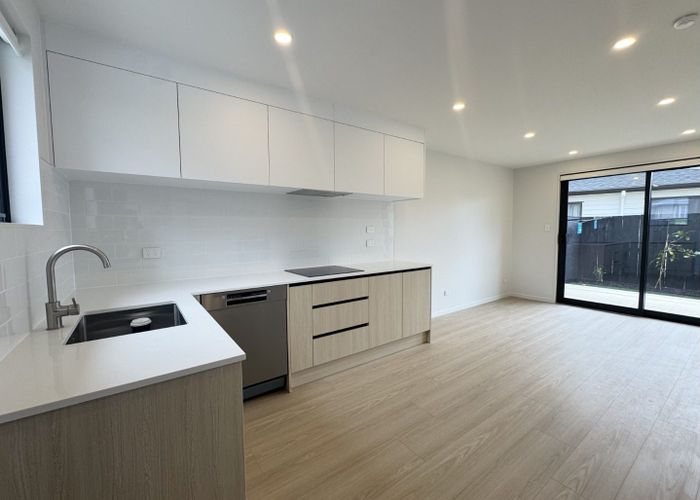  at 8/22 Cleland Crescent, Blockhouse Bay, Auckland City, Auckland