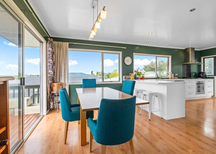 at 46 Agincourt Street, Glenfield, Auckland