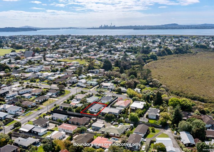  at 2/121 Matipo Road, Te Atatu Peninsula, Auckland