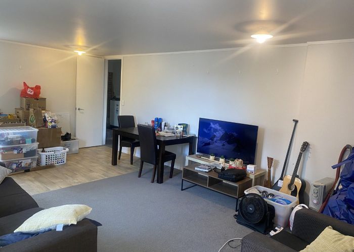  at 20 Taipari Road, Te Atatu Peninsula, Auckland